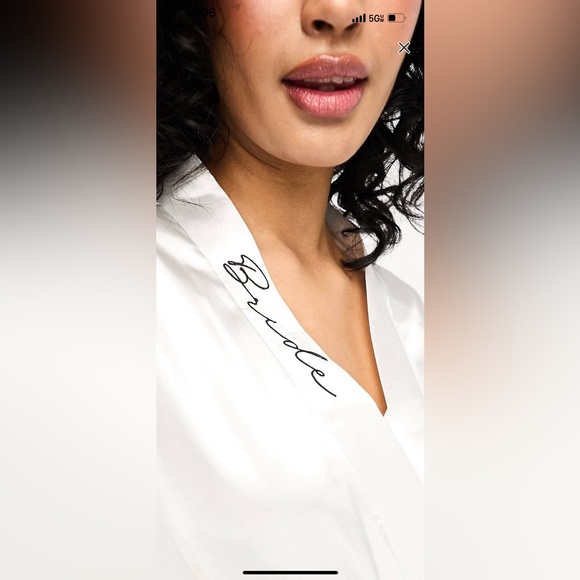 Six Stories Bride Embroidered White Satin Robe - Picture 4 of 5